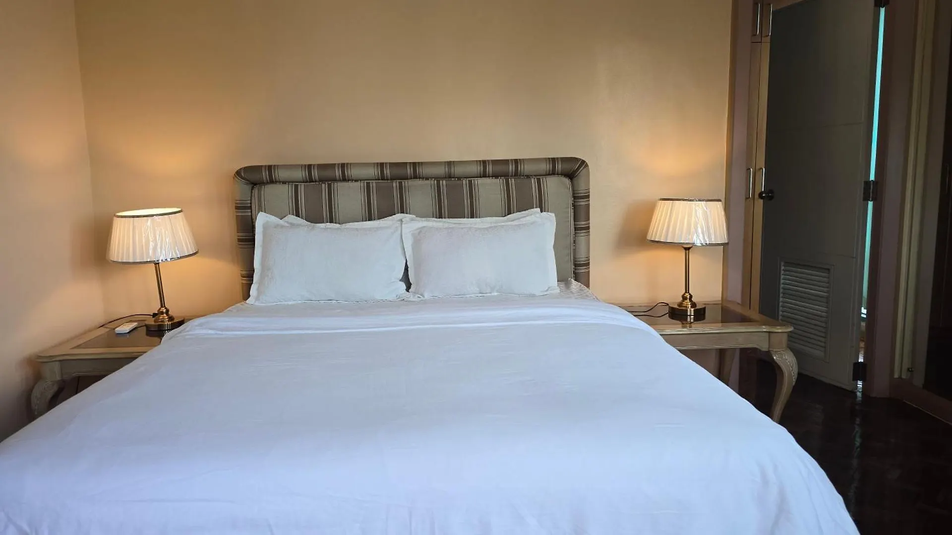 Manila Condotel 2 Bedroom Connected To Robinson Mall By Tripleview Condominium